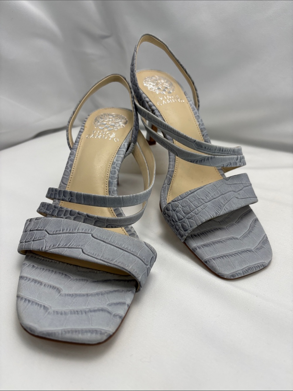 Vince Camuto Women’s 9 Light Gray Croc-Embossed Strappy Slingback Heels #334